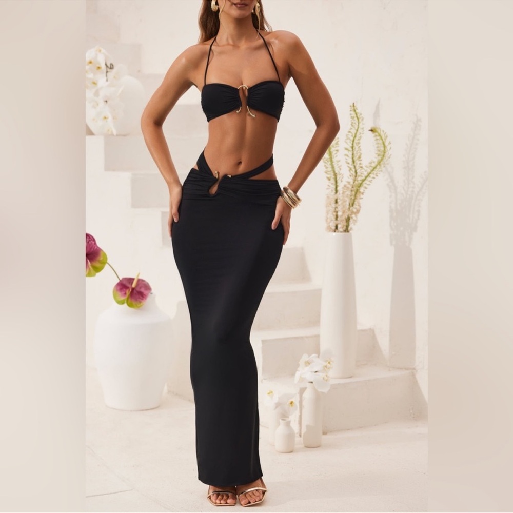 OH POLLY SYLAS Ruched Waist Hardware Detail
Maxi Skirt in Black